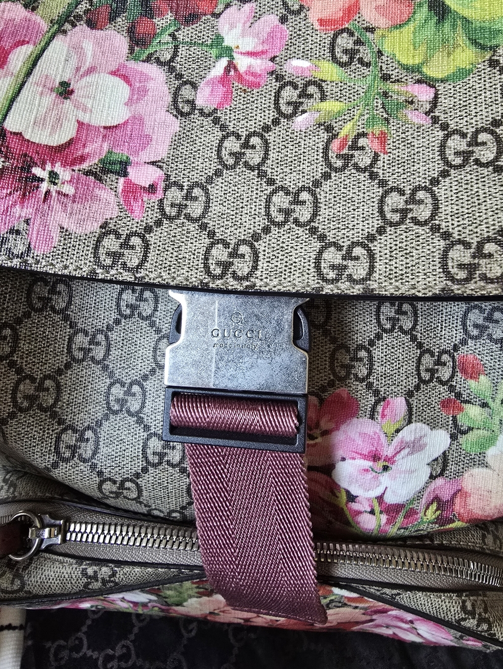 Authentic Gucci Brown GG Supreme Floral Canvas Backpack with Pink Interior - Picture 8 of 16